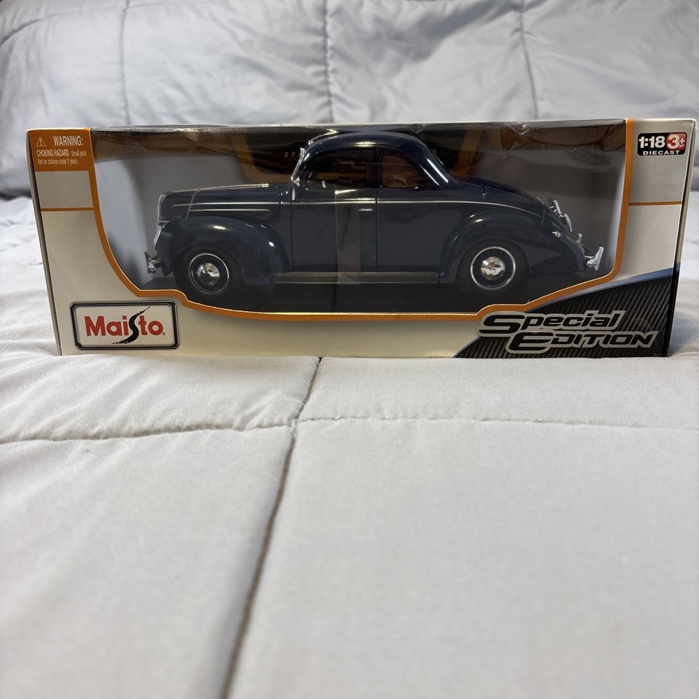 MAISTO SPECIAL EDITION 1939 FORD DELUXE COUPE NAVY BLUE 1/18 DIECAST